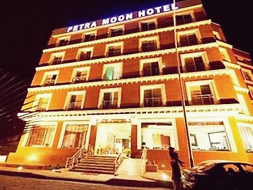 Petra Moon Hotel Wadi Musa Bagian luar foto